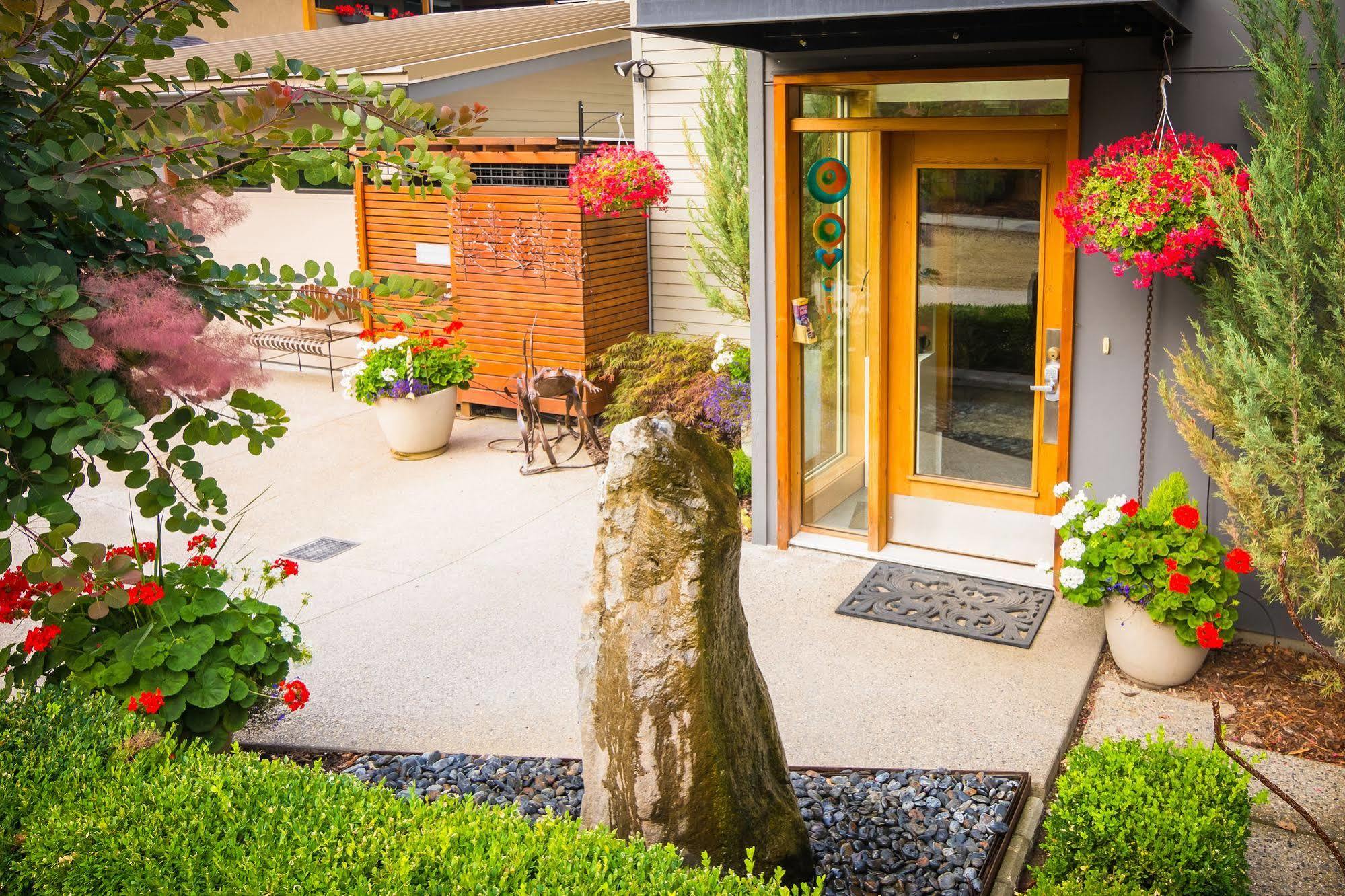 Cormier'S Studio Guest Suites Penticton Buitenkant foto